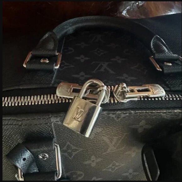 LOUIS VUITTON KEEPALL BANDOULIERE 50 – MONOGRAM ECLIPSE - Picture 5 of 9